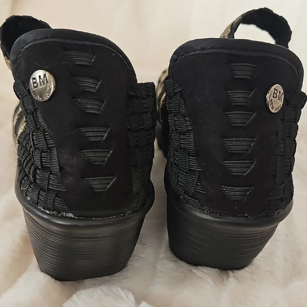 bernie mev. Black and Gold Woven Wedges